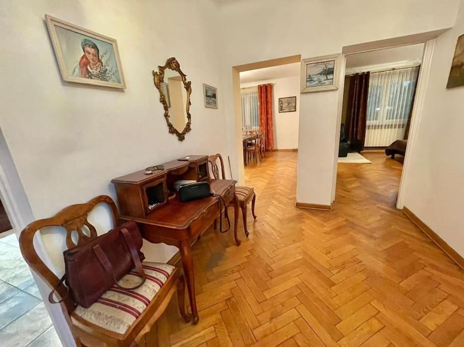 Beautiful Villa With Garden In Milanowek Exterior foto